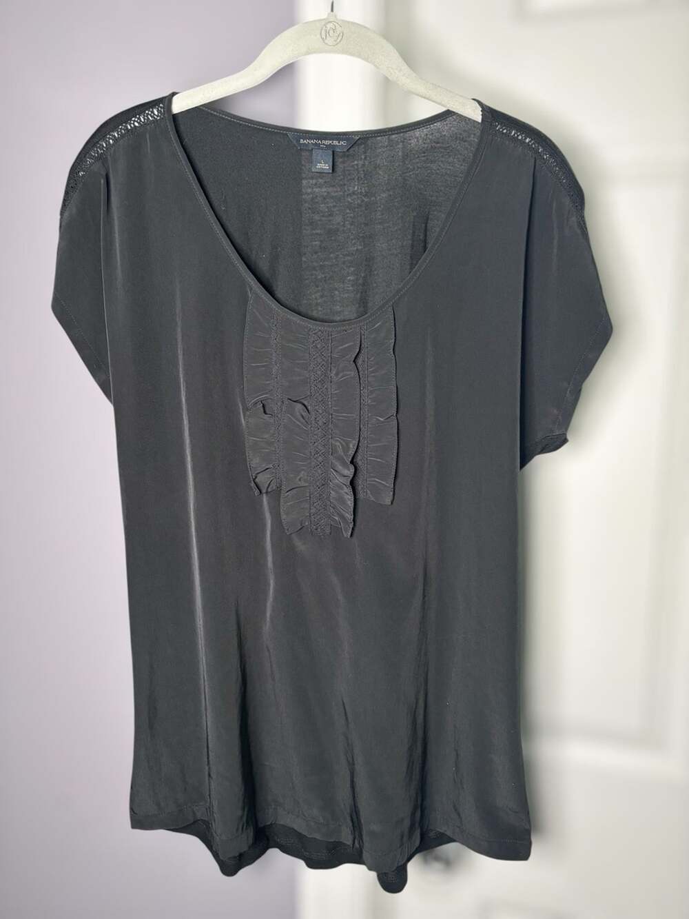 Banana Republic Black Scoop Neck Ruffle Detail Blouse L
